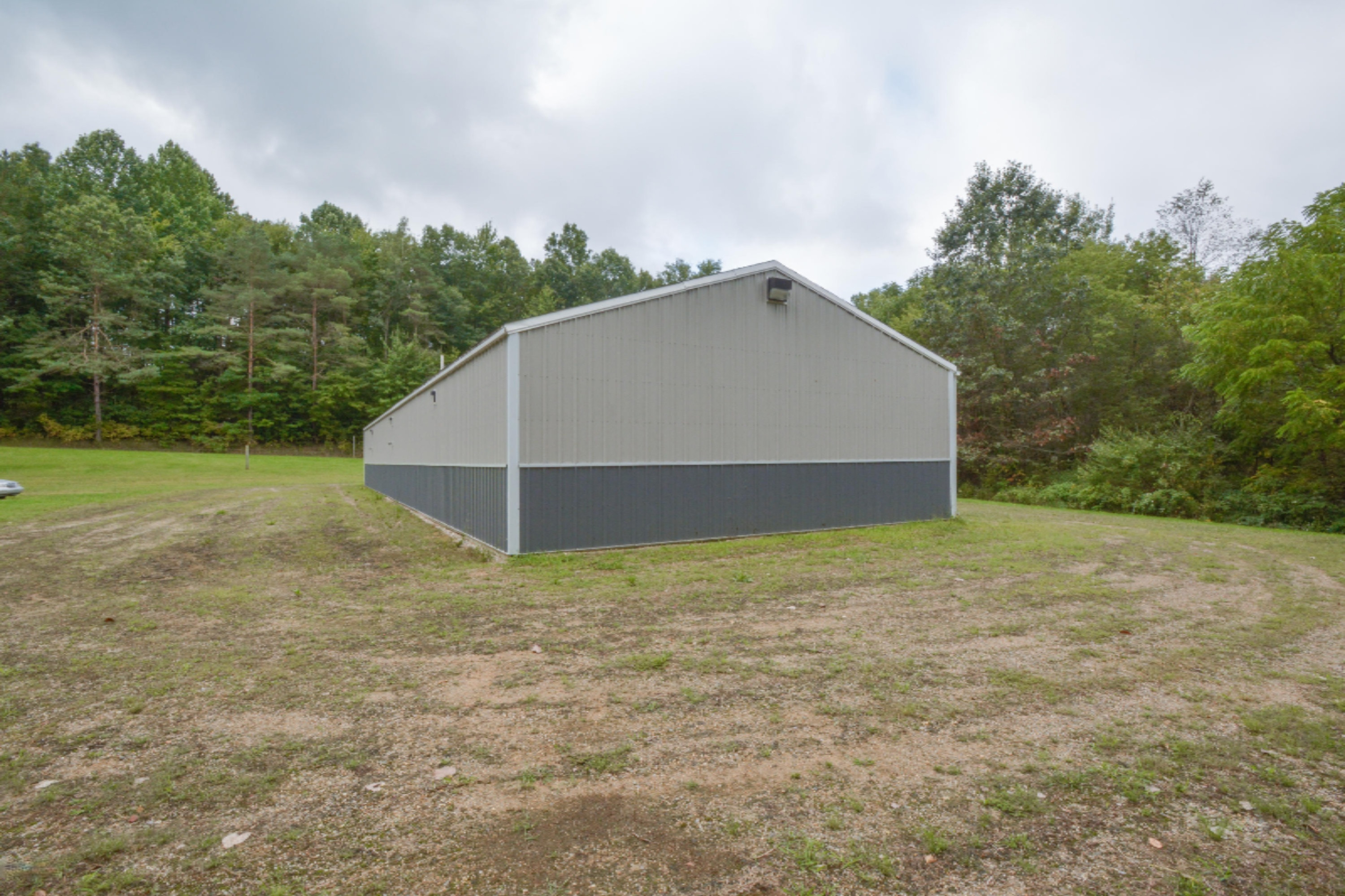 4244 Cloverdale Road Delton, MI 49046 - Photo 5 of 25 4244 West Cloverdale rd, Delton (5)