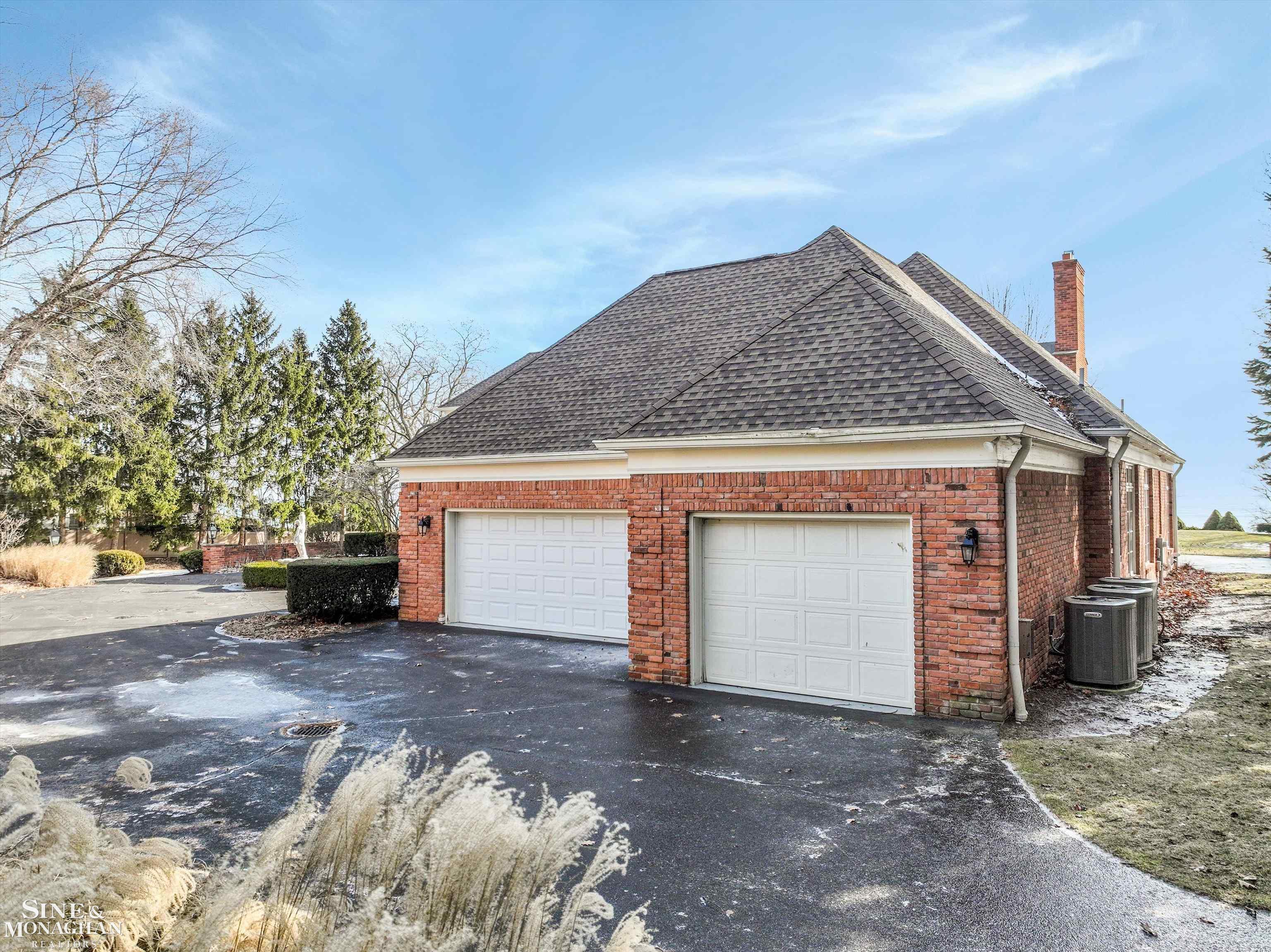 217 Lake Shore Road Grosse Pointe, MI 48236 - Photo 51 of 63 50166368-63f39ecf-a856-4772-9373-493b77bc9930.JPG
