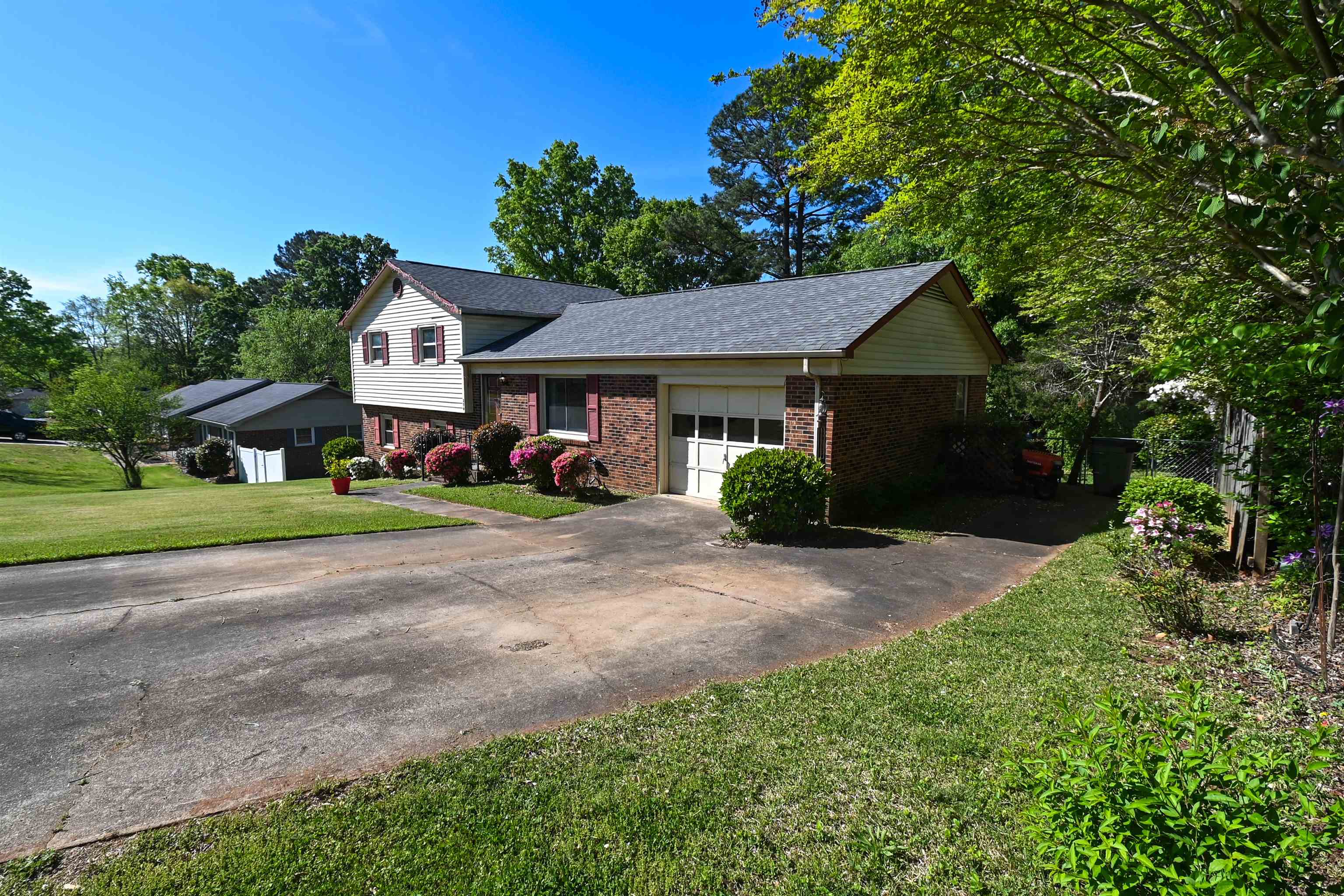 204 York Drive Gaffney, SC 29340 - Photo 3 of 33