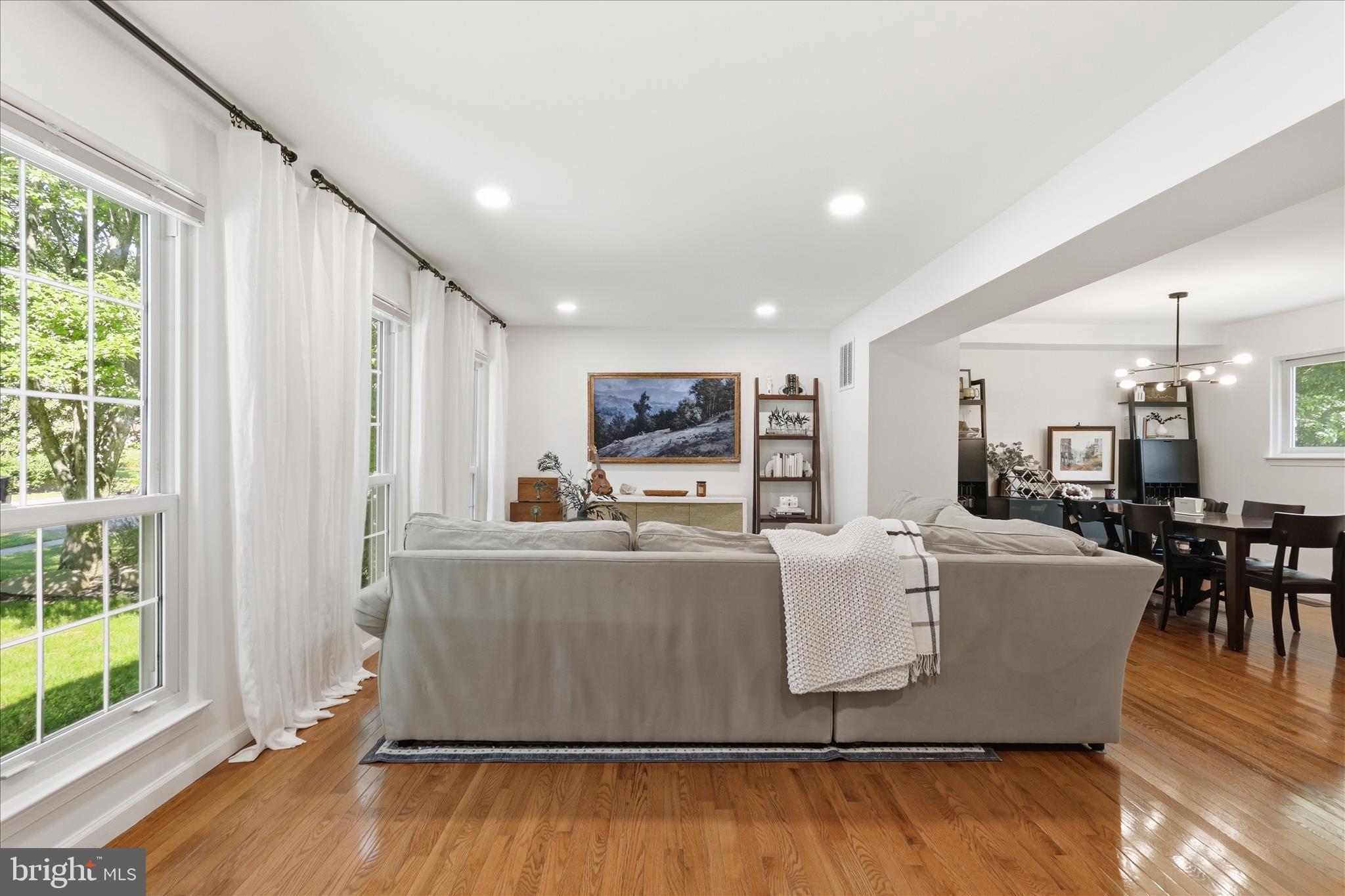 2412 Rosedown Drive Reston, VA 20191 - Photo 6 of 43