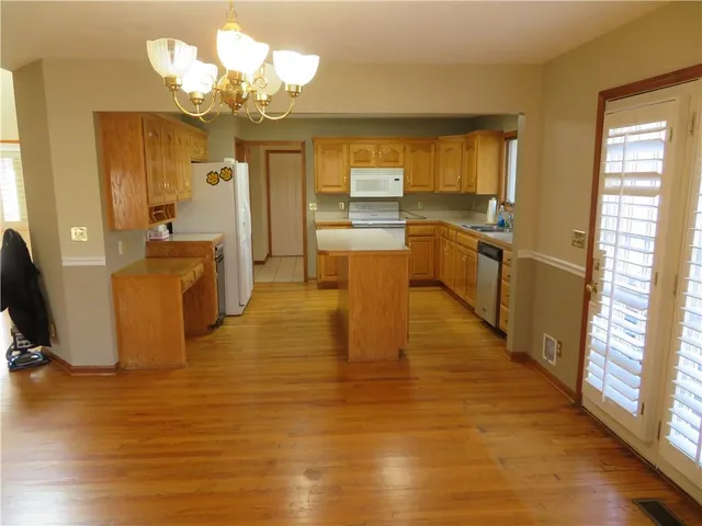 $425,000 | 114 Overhill Drive, Paola, KS 66071