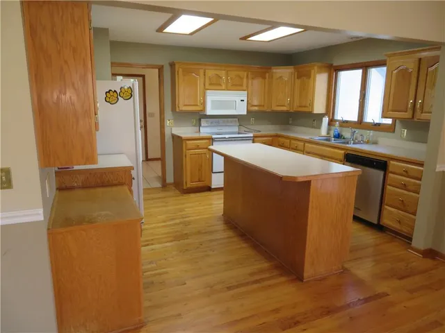 $425,000 | 114 Overhill Drive, Paola, KS 66071