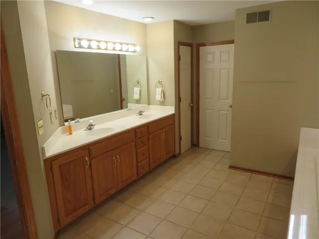 $425,000 | 114 Overhill Drive, Paola, KS 66071