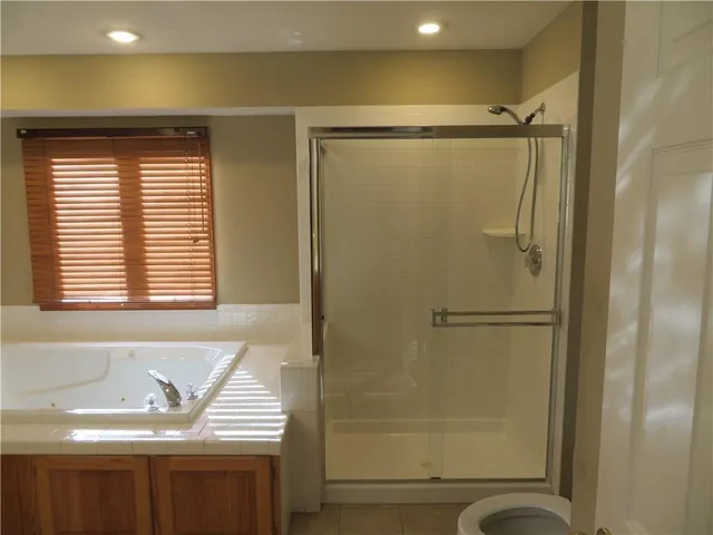 $425,000 | 114 Overhill Drive, Paola, KS 66071