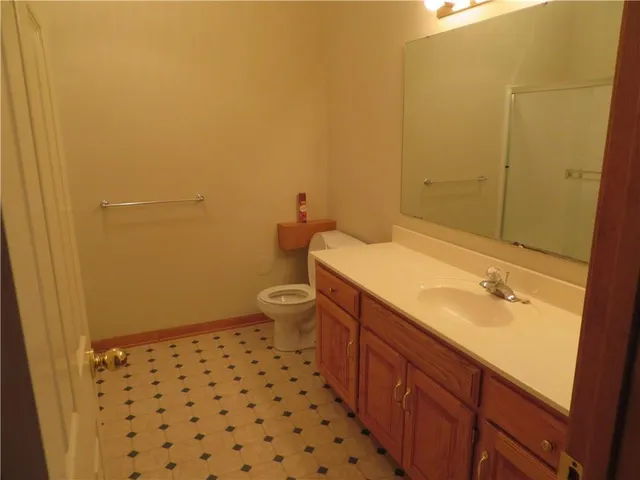 $425,000 | 114 Overhill Drive, Paola, KS 66071