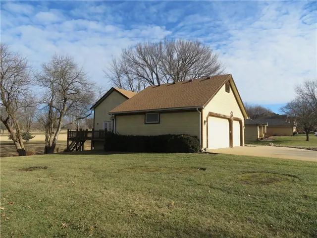 $425,000 | 114 Overhill Drive, Paola, KS 66071