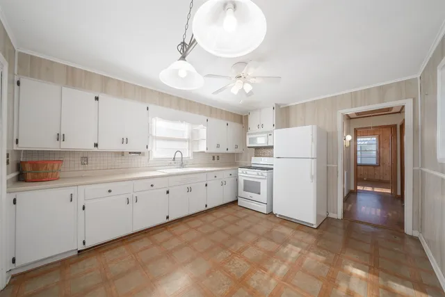 $149,000 | 905 East Poplar Avenue, Selmer, TN 38375