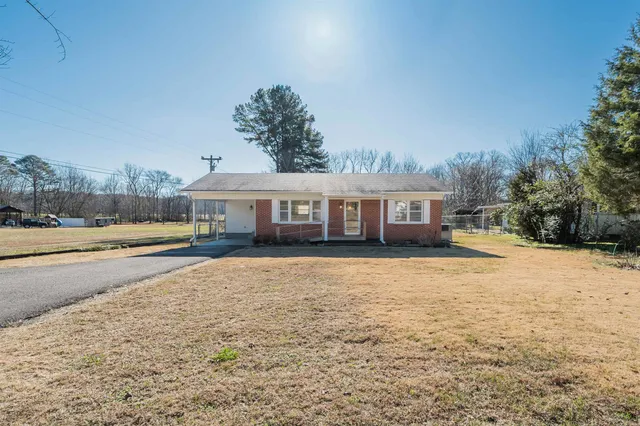 $149,000 | 905 East Poplar Avenue, Selmer, TN 38375
