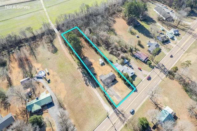 $149,000 | 905 East Poplar Avenue, Selmer, TN 38375