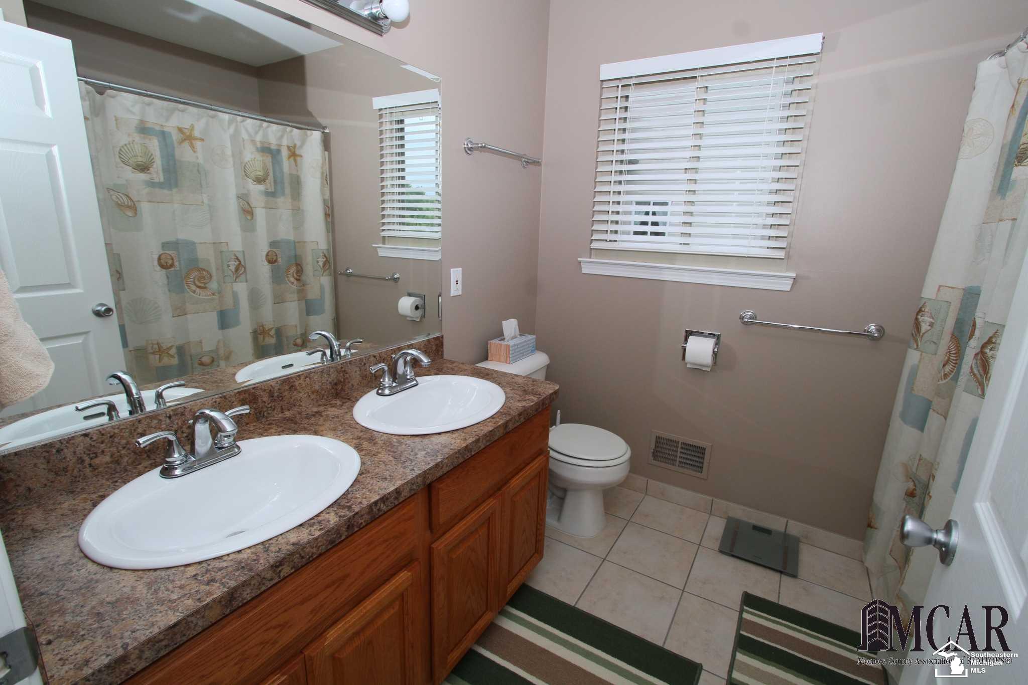 1651 Spaulding Road Monroe, MI 48162 - Photo 13 of 29 21466453-12.JPG