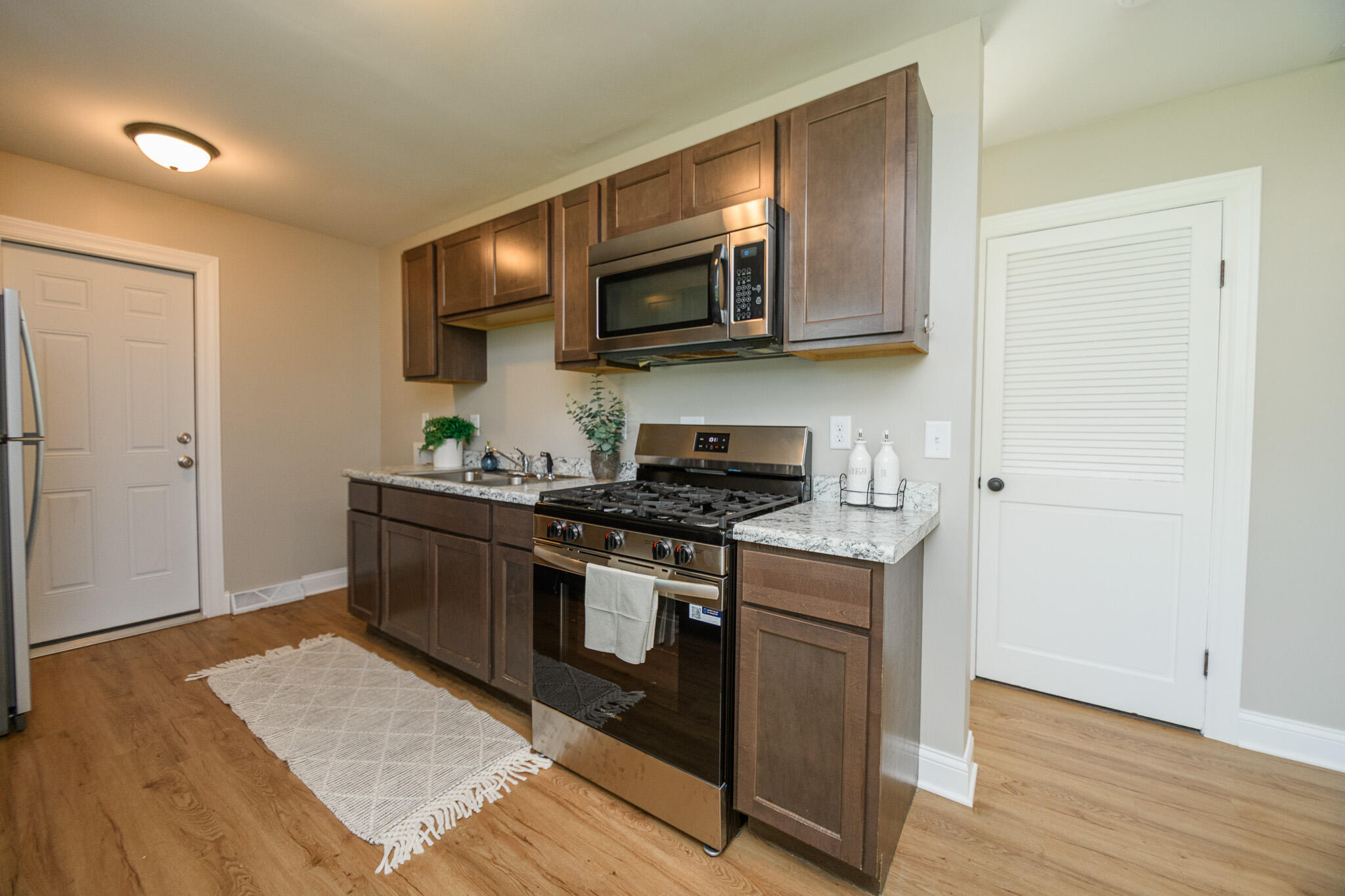 7020 Harrison Street Merrillville, IN 46410 - Photo 14 of 24 2048x1365