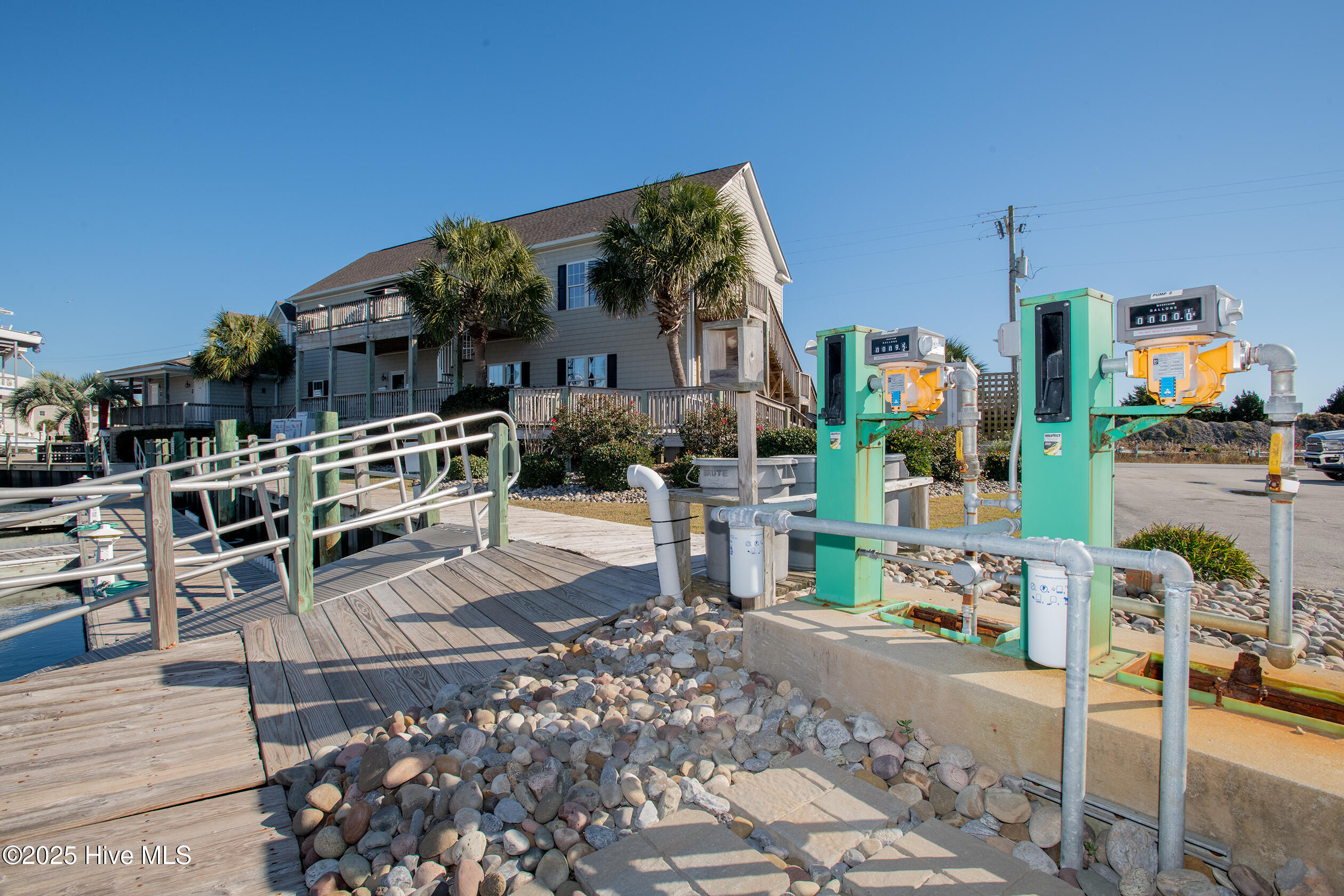 156 Radio Island Road, Unit 312 Beaufort, NC 28516 - Photo 9 of 11 Fuel tanks