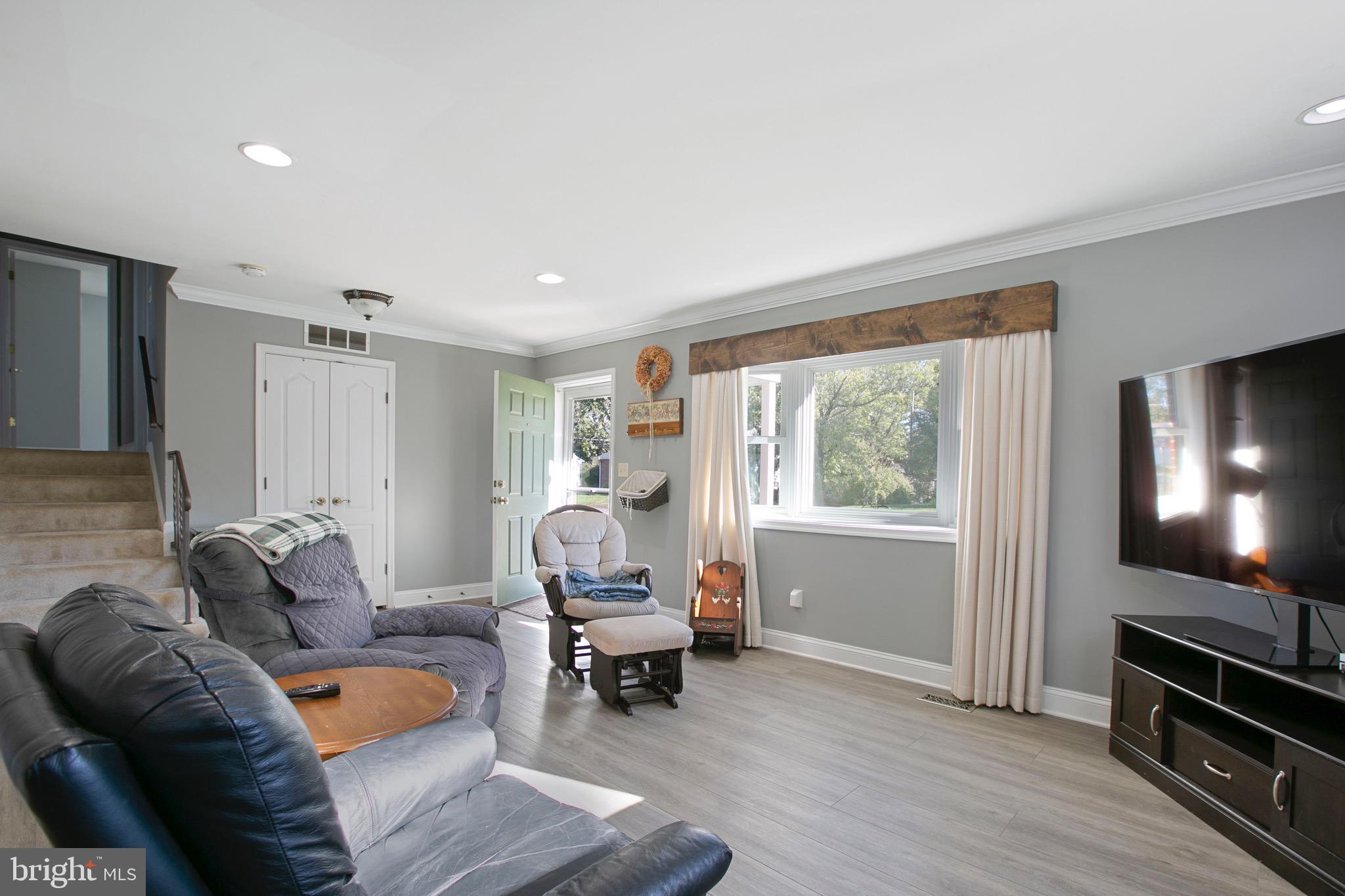 6000 Sherrill Road Catonsville, MD 21228 - Photo 2 of 45 Living Room looking towards Front and Upstairs