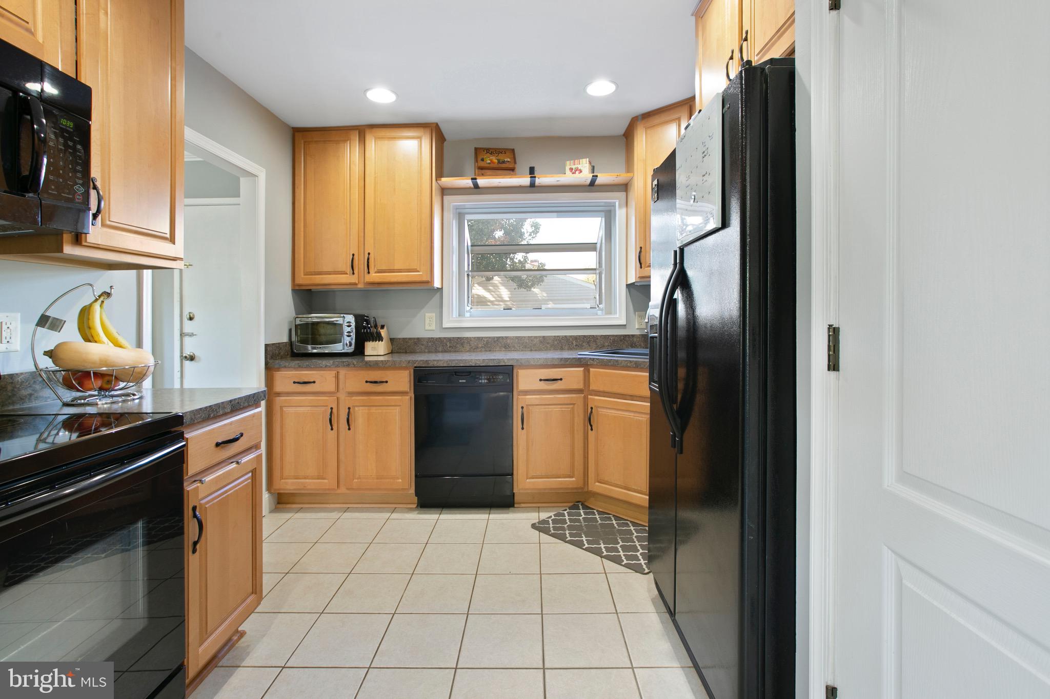 6000 Sherrill Road Catonsville, MD 21228 - Photo 8 of 45 Kitchen