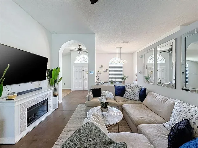 $530,000 | 890 Crestridge Circle, Tarpon Springs, FL 34688