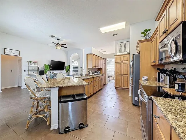 $530,000 | 890 Crestridge Circle, Tarpon Springs, FL 34688