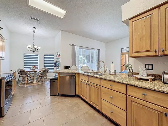 $530,000 | 890 Crestridge Circle, Tarpon Springs, FL 34688