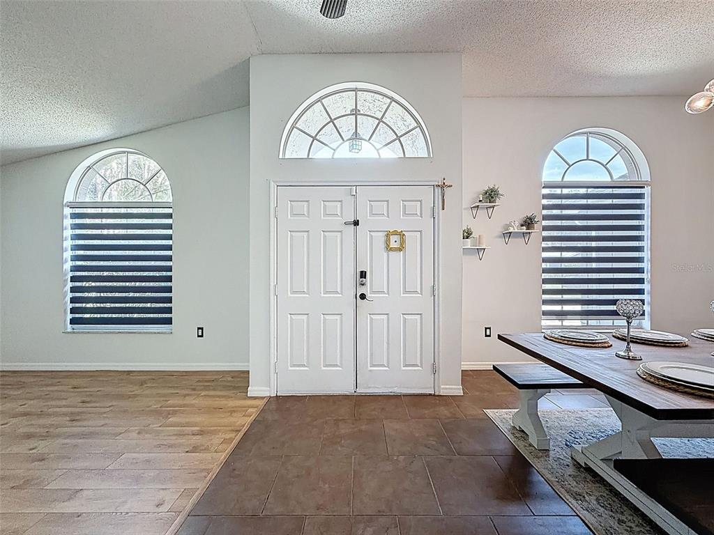 890 Crestridge Circle Tarpon Springs, FL 34688 - Photo 5 of 54