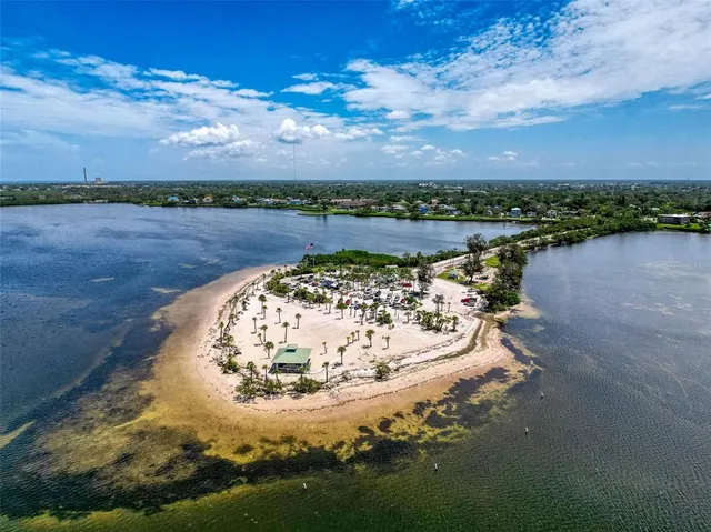 $530,000 | 890 Crestridge Circle, Tarpon Springs, FL 34688