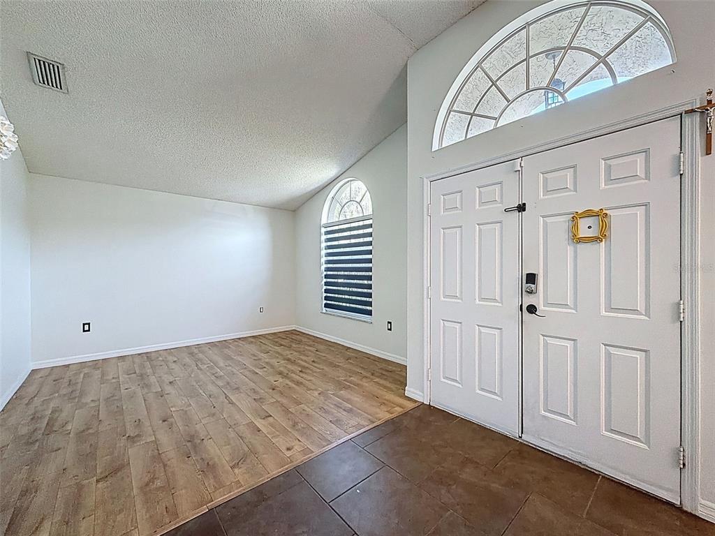 890 Crestridge Circle Tarpon Springs, FL 34688 - Photo 6 of 54