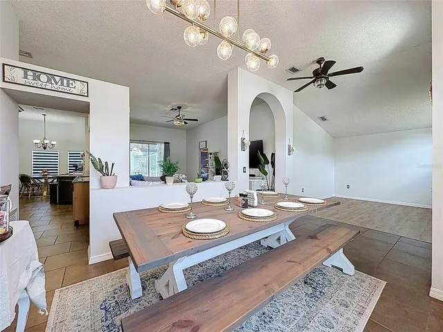 $530,000 | 890 Crestridge Circle, Tarpon Springs, FL 34688