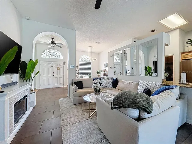 $530,000 | 890 Crestridge Circle, Tarpon Springs, FL 34688