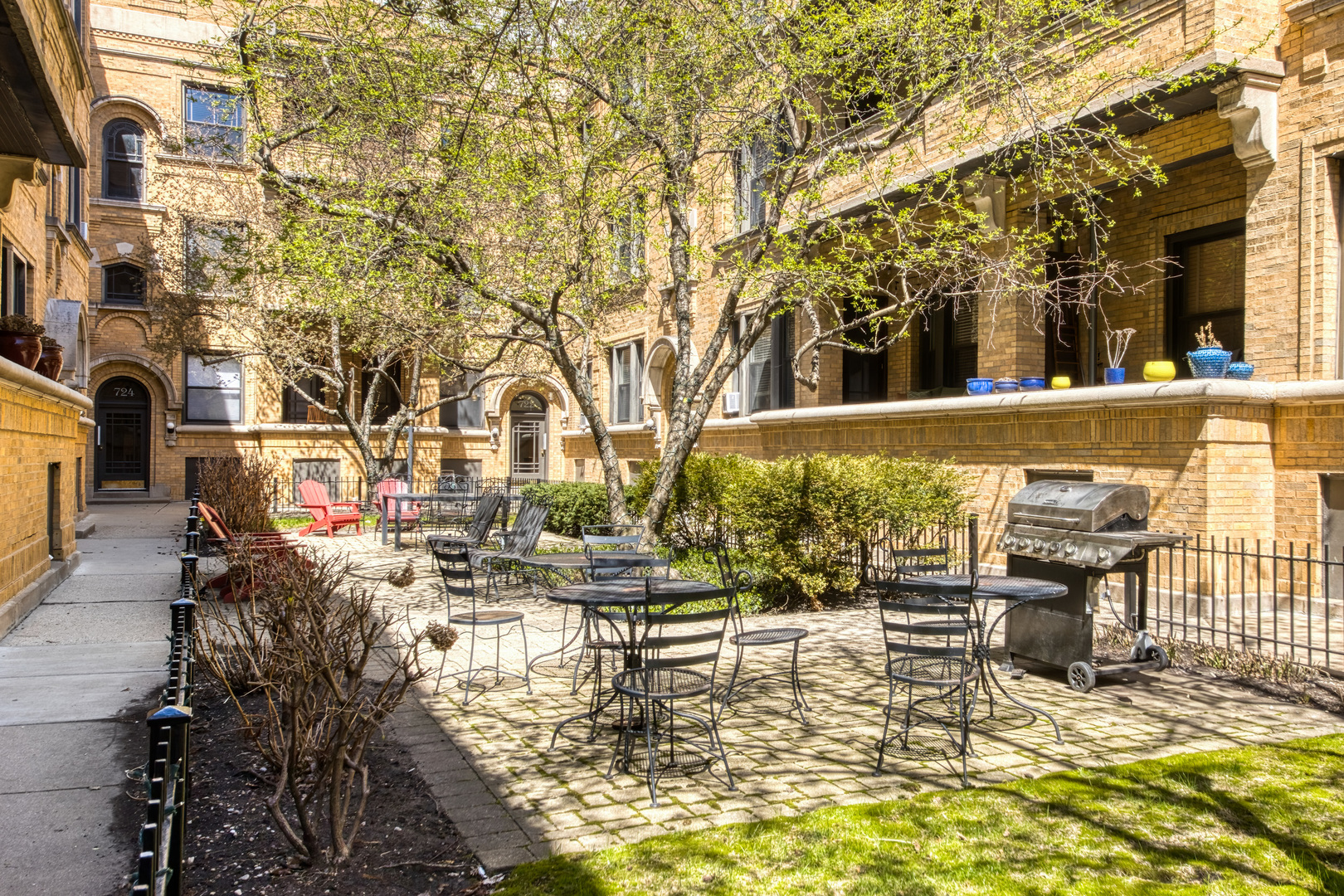 728 West Sheridan Road, Unit 2N Chicago, IL 60613 - Photo 17 of 18 a view of a lake with a house