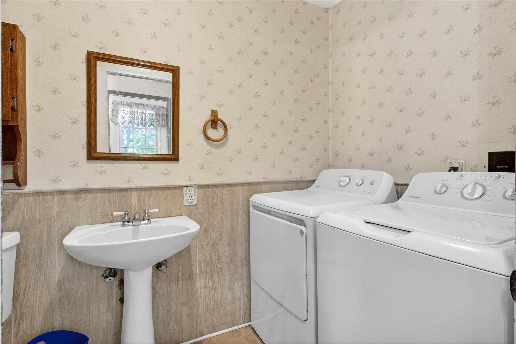 2717 Fishbeck Road Howell, MI 48843 - Photo 45 of 71 45-2717-Fishbeck-Rd-Howell-WindowStill