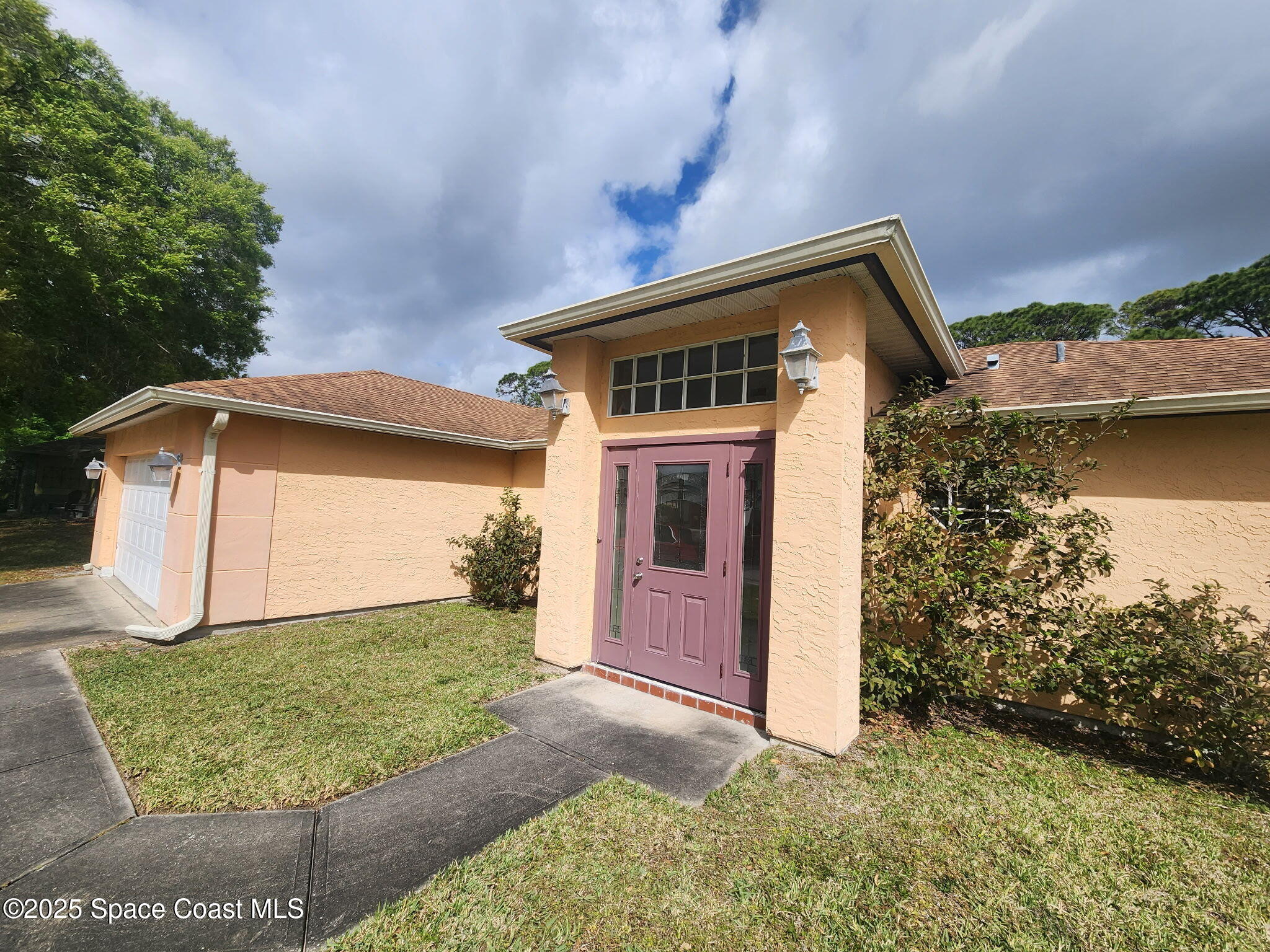 399 Abello Road Southeast Palm Bay, FL 32909 - Photo 1 of 11 2795023772068166089