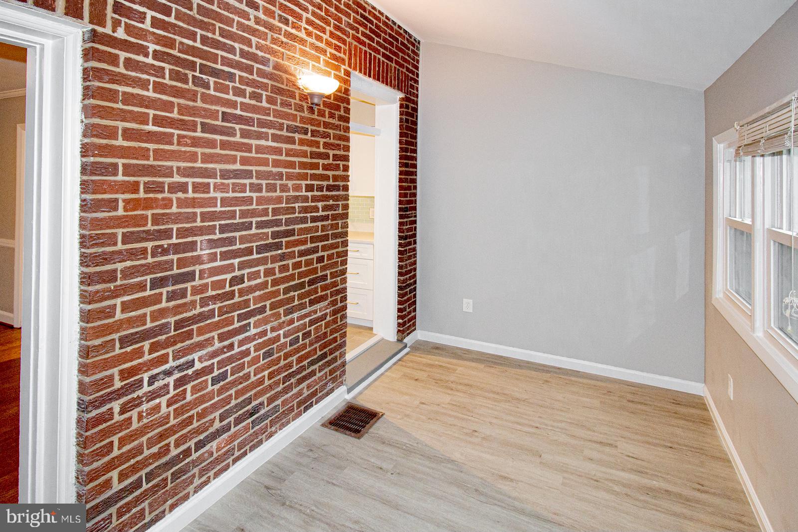 122 South Glebe Road Arlington, VA 22204 - Photo 11 of 16 Den addition - perfect office area!
