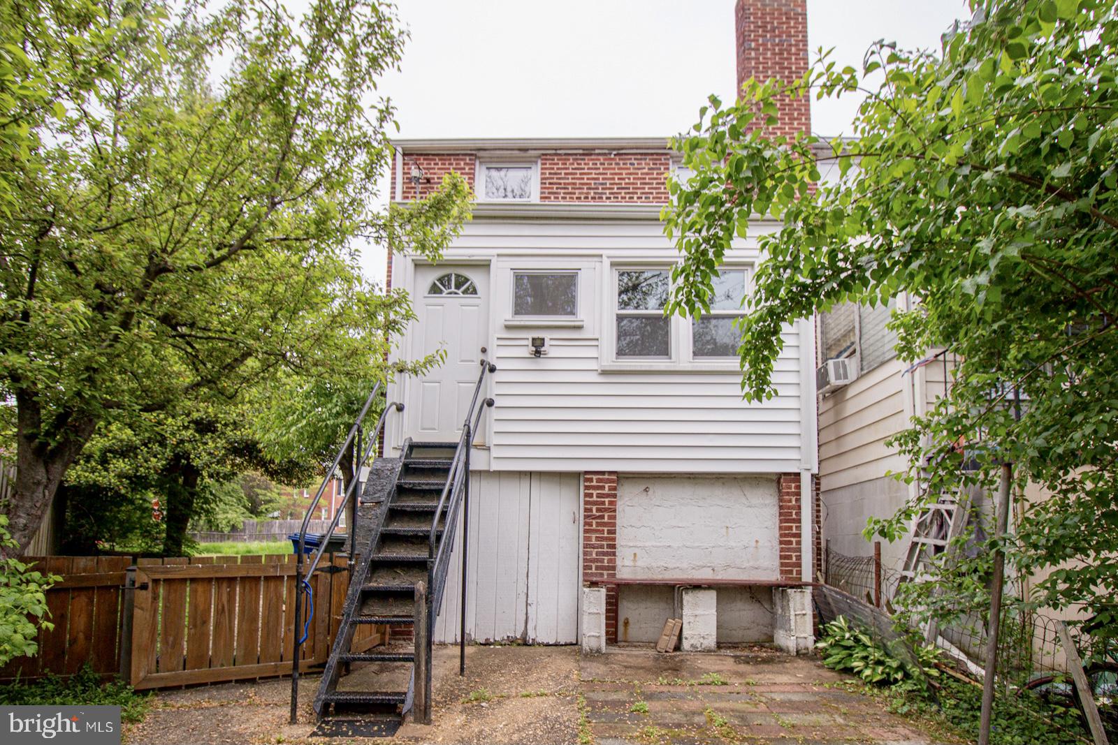 122 South Glebe Road Arlington, VA 22204 - Photo 15 of 16 Back elevation