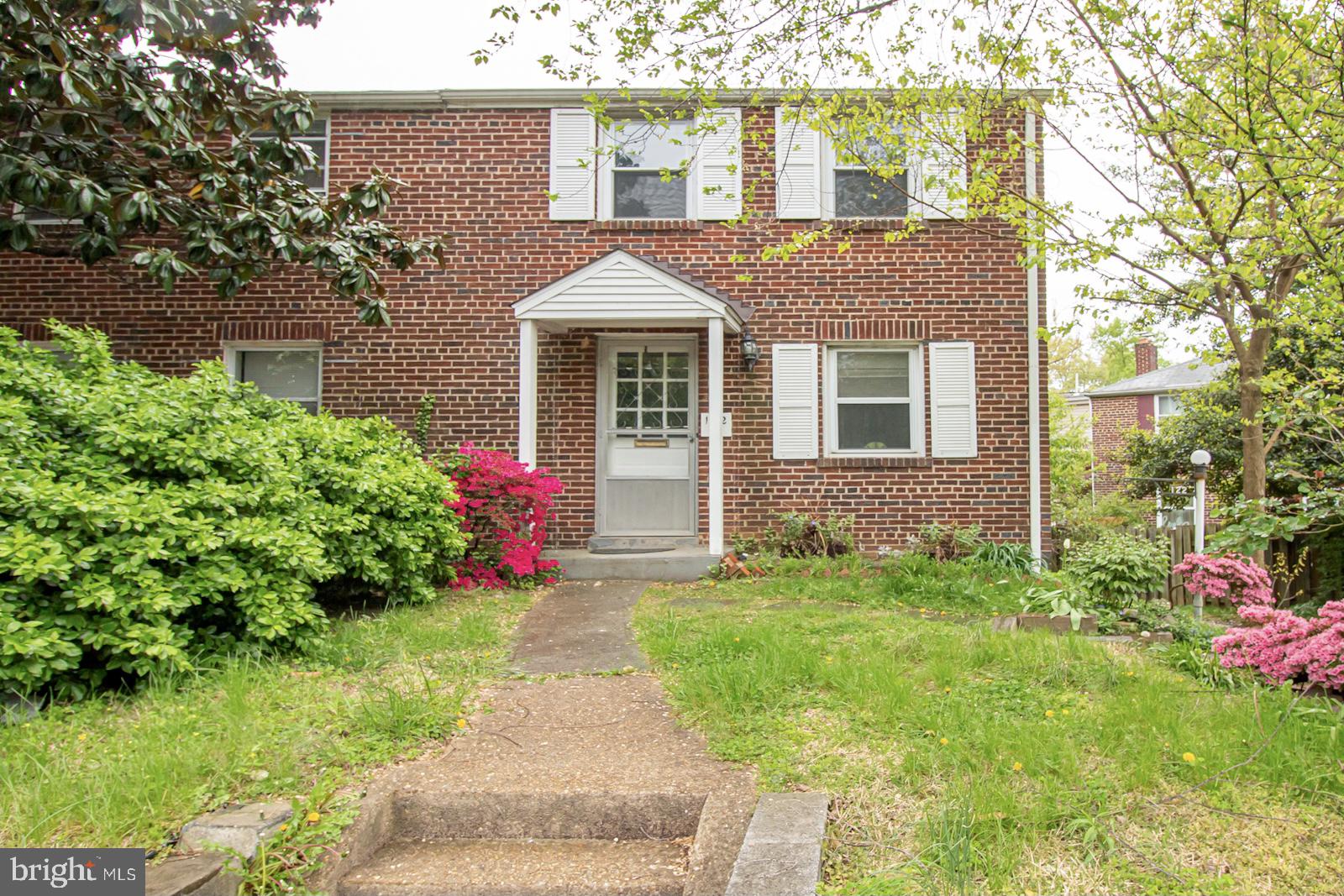 122 South Glebe Road Arlington, VA 22204 - Photo 3 of 16 Front