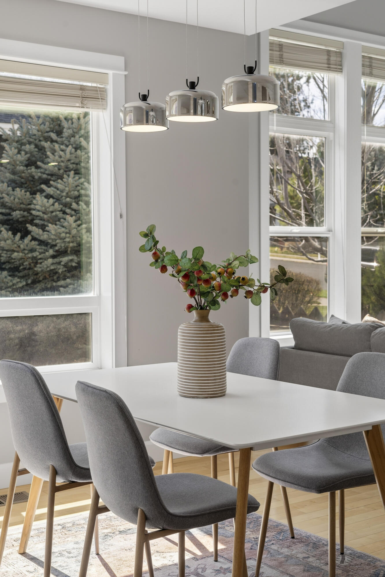 61425 Davis Lake Loop Bend, OR 97702 - Photo 14 of 51 26-Dining Room