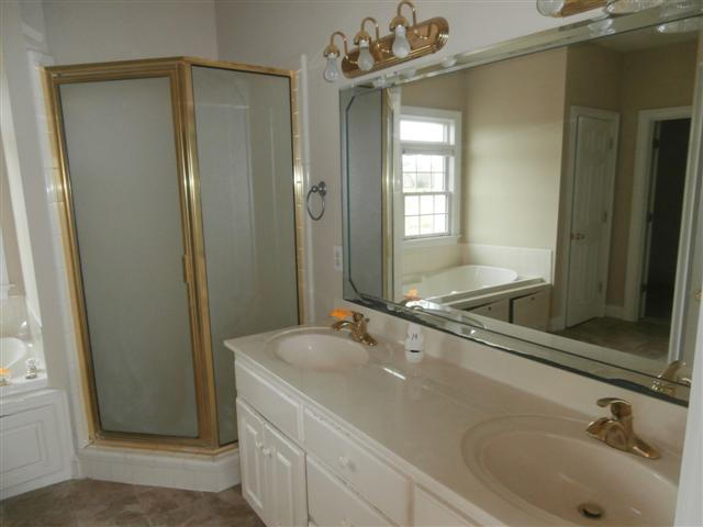 457 Northeast Ne River Charleston, TN 37310 - Photo 10 of 21 MBatha