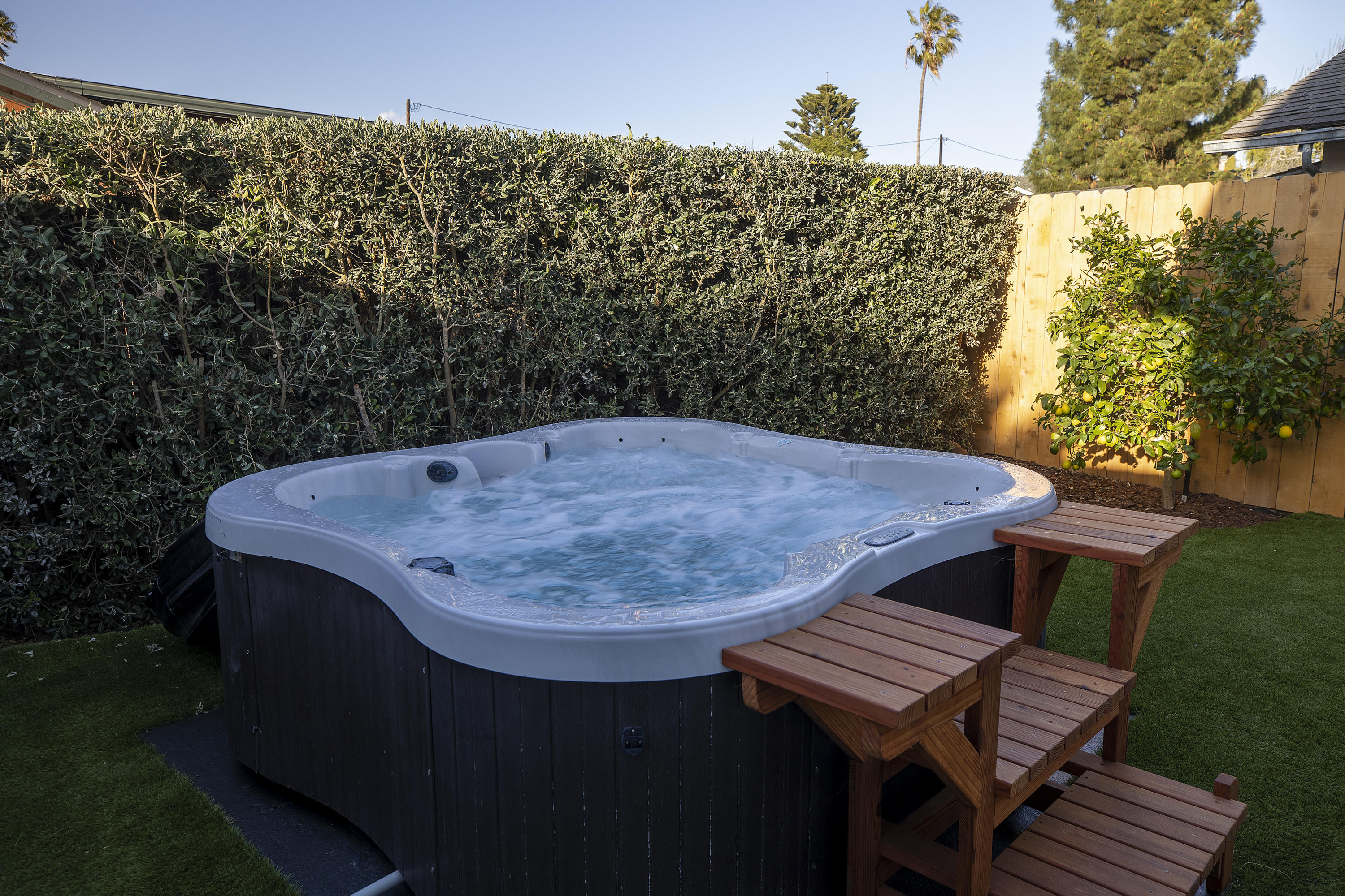 330 Mohawk Road Santa Barbara, CA 93109 - Photo 14 of 16 a view of a backyard with sitting area