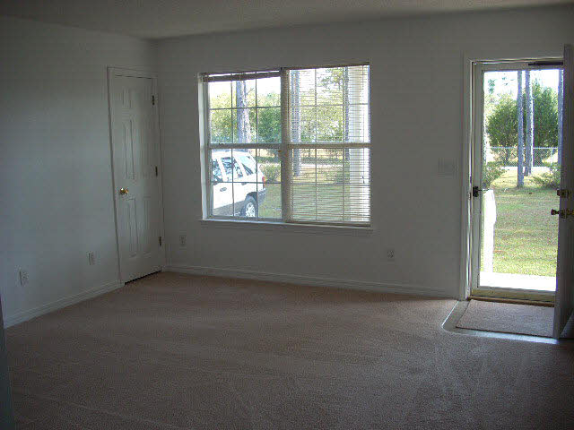 10661 George Stacey Road, Unit B Elberta, AL 36530 - Photo 3 of 5 living room 2