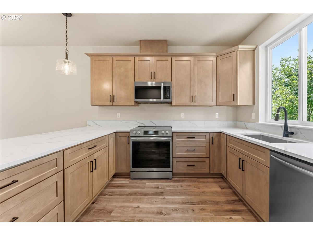 18694 Southwest Judith Lane Beaverton, OR 97003 - Photo 4 of 26