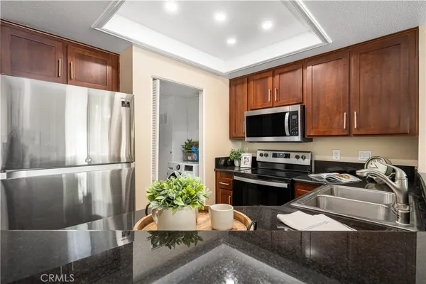 $4,000 | 115 Fallingstar, Irvine, CA 92614