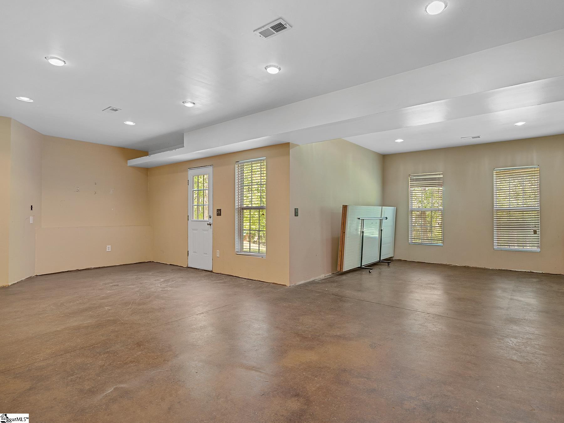 365 Castleton Circle Boiling Springs, SC 29316 - Photo 27 of 34