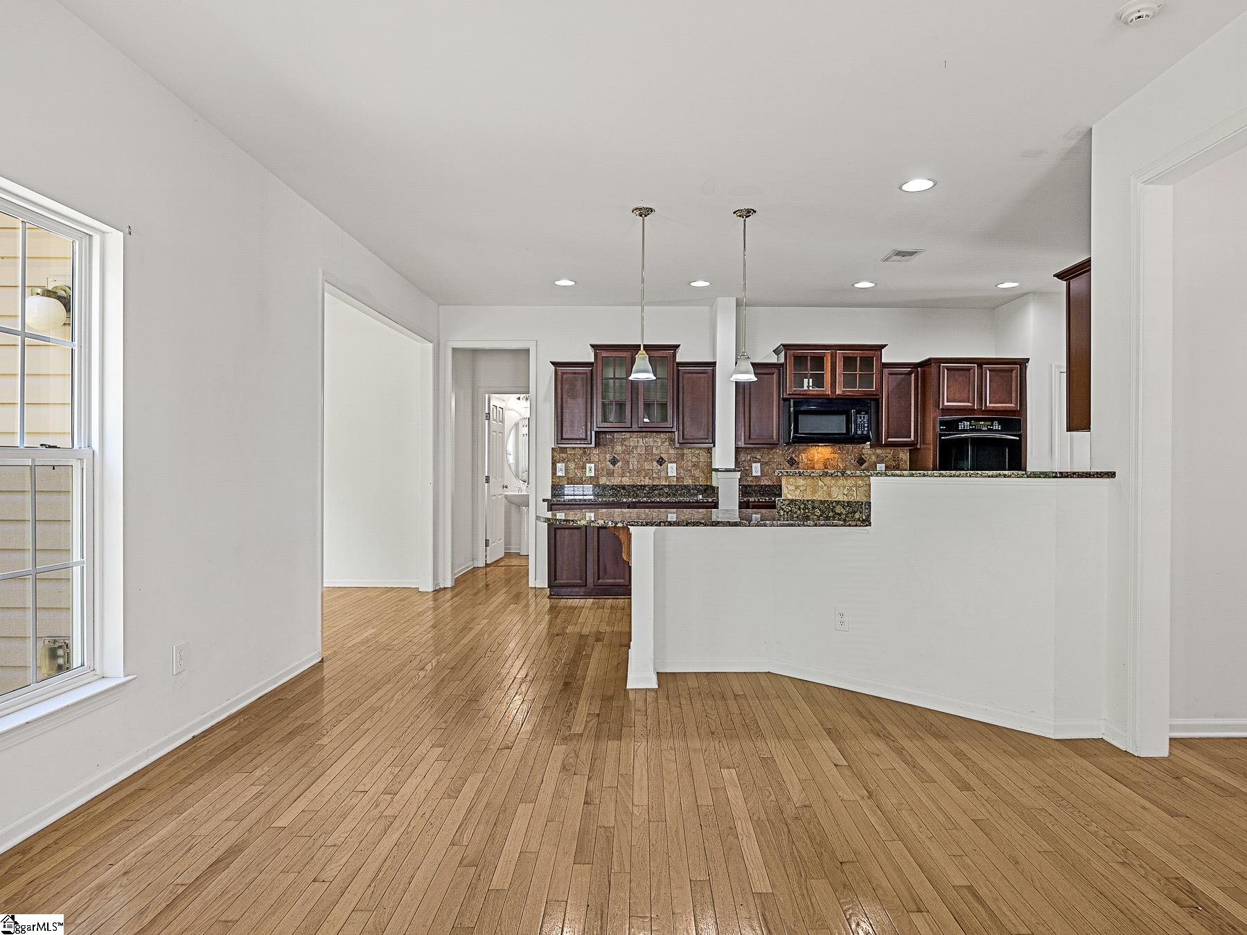 365 Castleton Circle Boiling Springs, SC 29316 - Photo 10 of 34