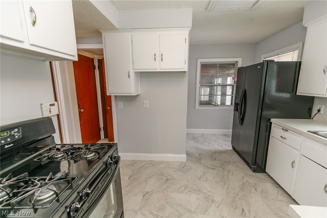 2382 North Taylor Road Cleveland, OH 44112 - Photo 10 of 33 Gallery Image 10