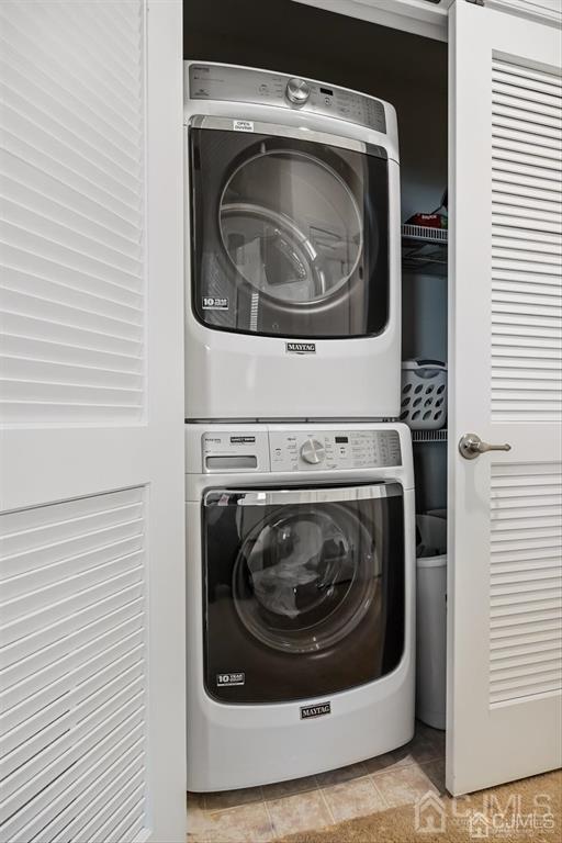 55 Isabelle Court Evesham, NJ 08053 - Photo 30 of 37 a utility room with dryer and washer