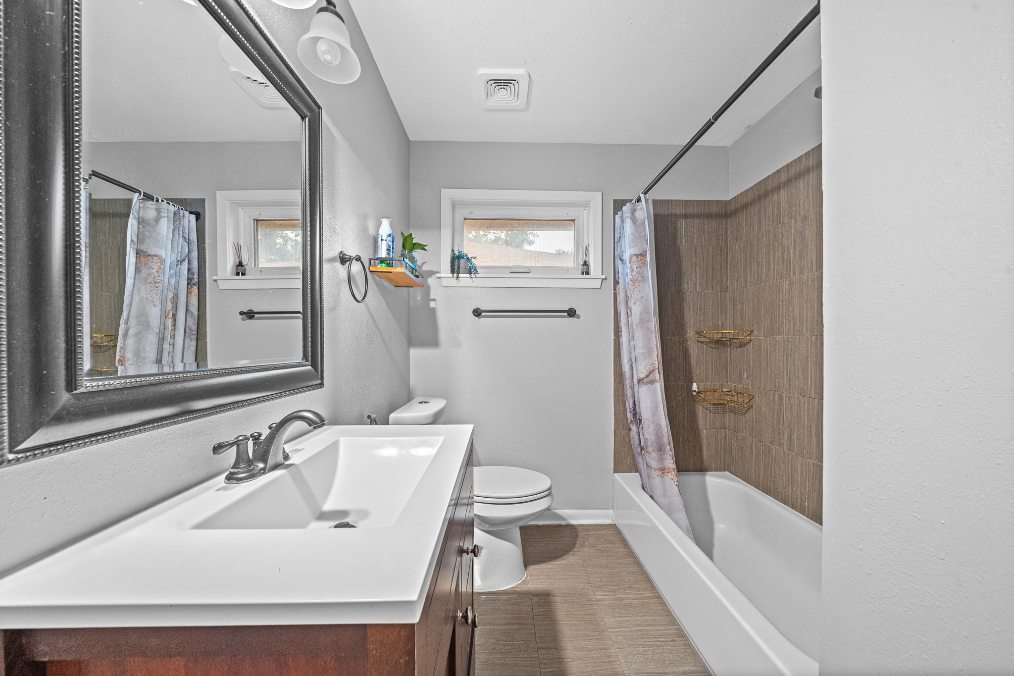 5606 Warm Springs Road Houston, TX 77035 - Photo 28 of 37 Gallery Image 28