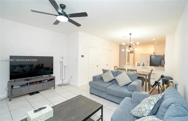 $2,900 | 2820 Northwest 180th Street, Miami Gardens, FL 33056