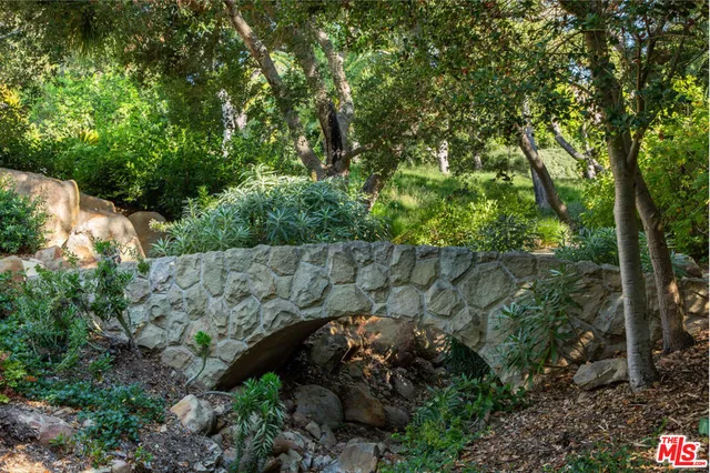 $21,900,000 | 857 Picacho Lane, Santa Barbara, CA 93108