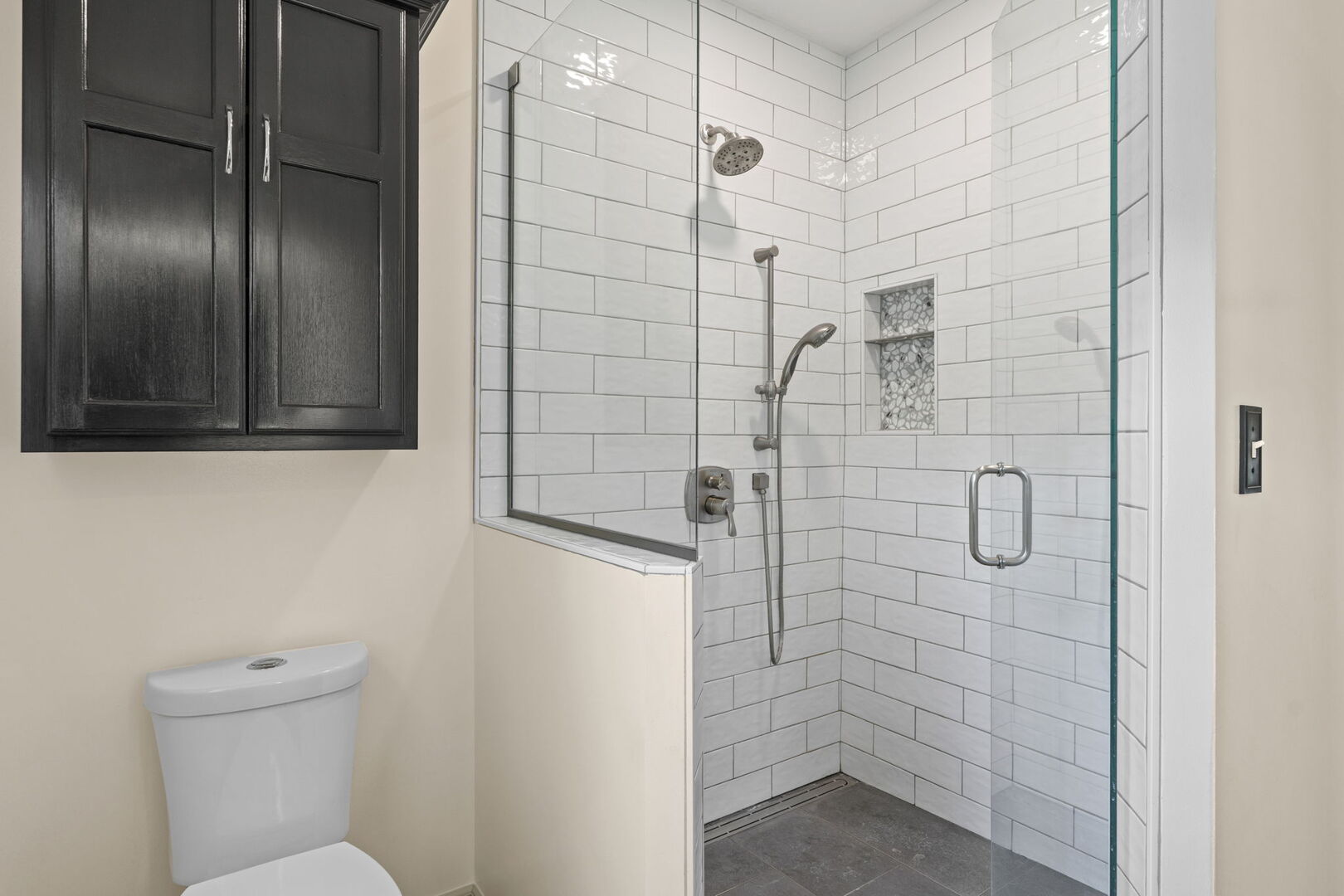 417 North State Street Geneseo, IL 61254 - Photo 26 of 51 a bathroom with a shower and toilet