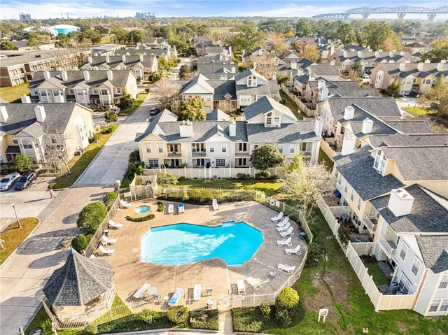 $329,000 | 1902 Audubon Trace, Unit 1902, Jefferson, LA 70121