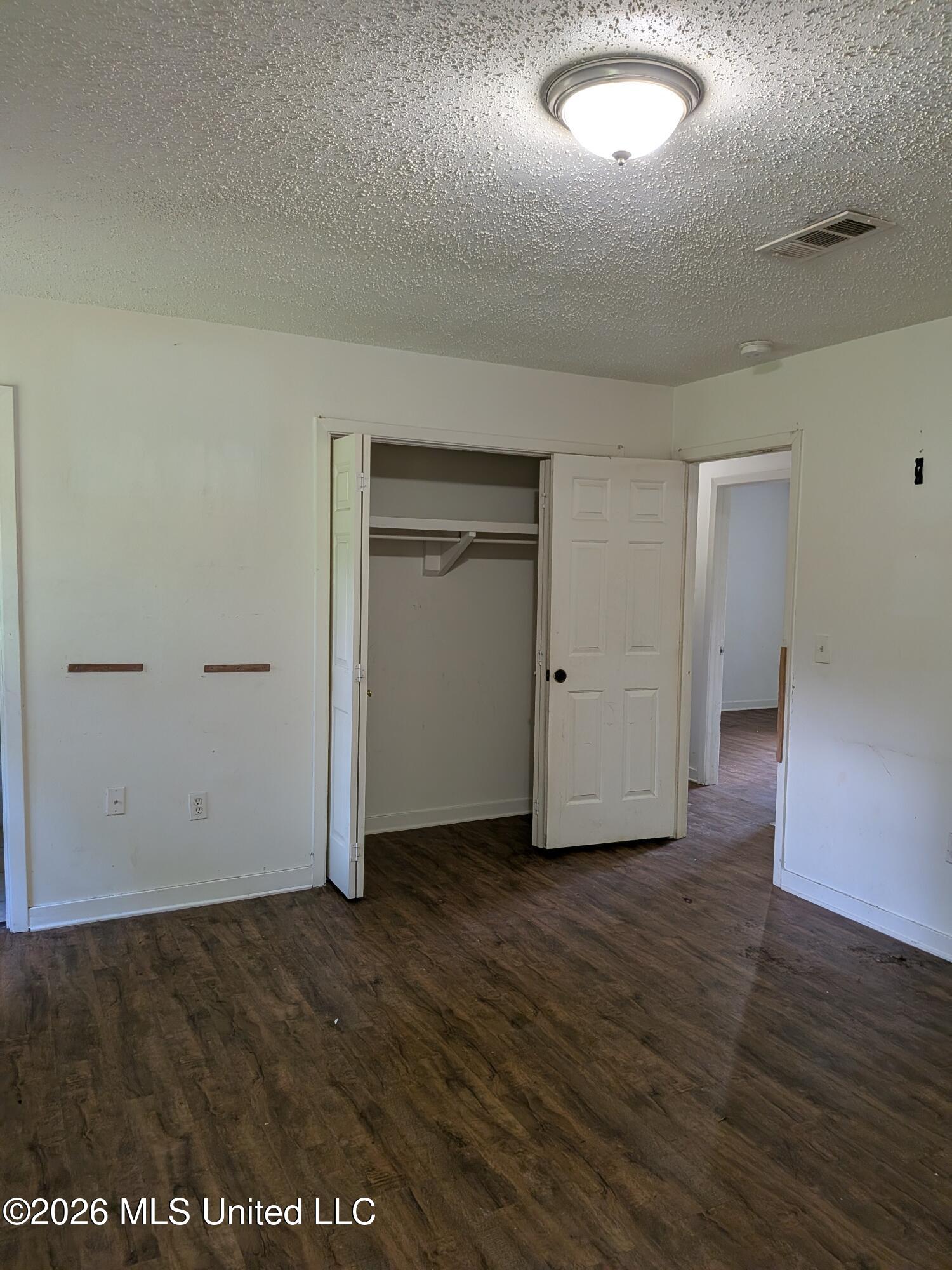 5365 Wynndyke Circle Jackson, MS 39209 - Photo 13 of 23 walkthrough-photo-15