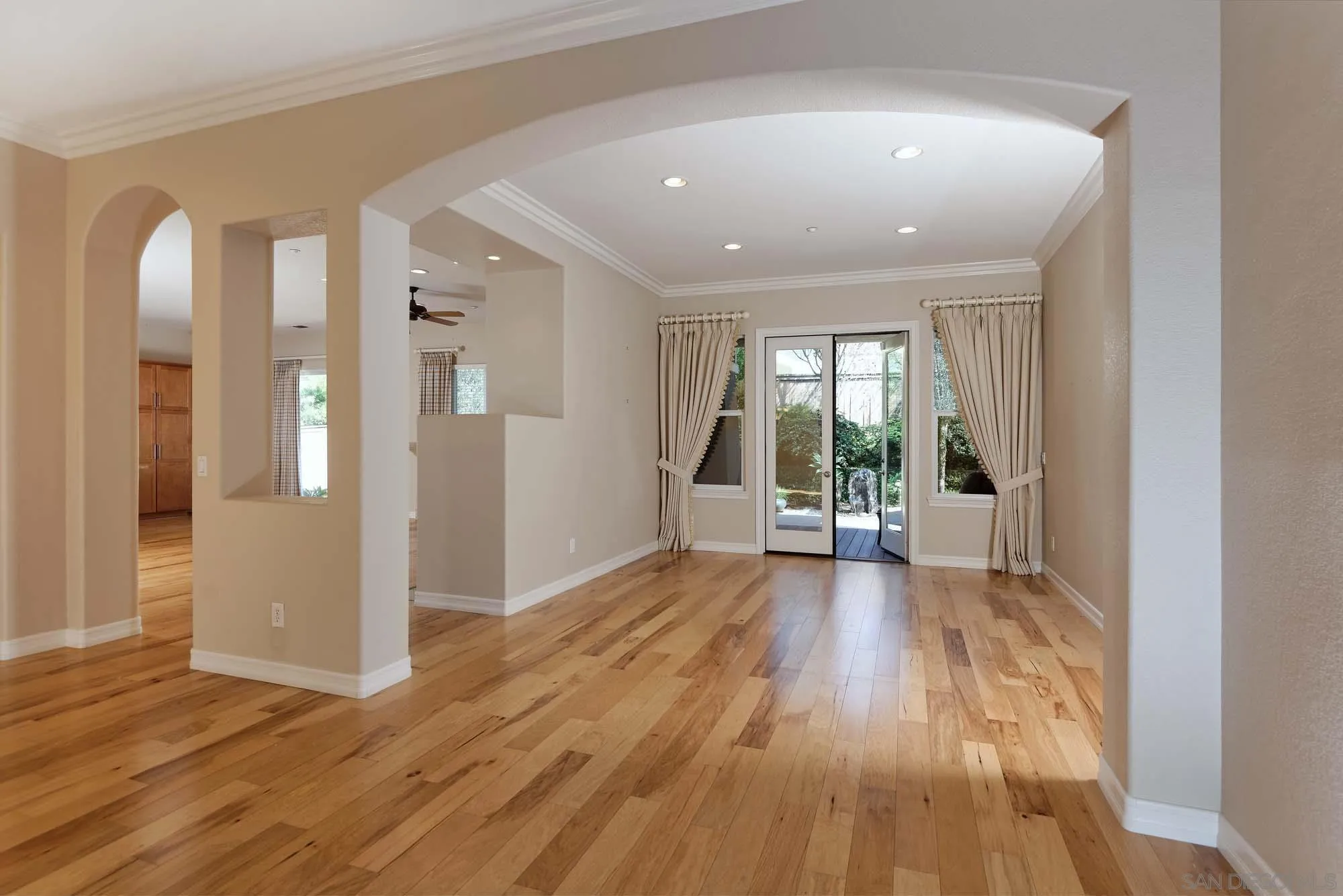 535 Samuel Court Encinitas, CA 92024 - Photo 5 of 29 Gallery Image 5