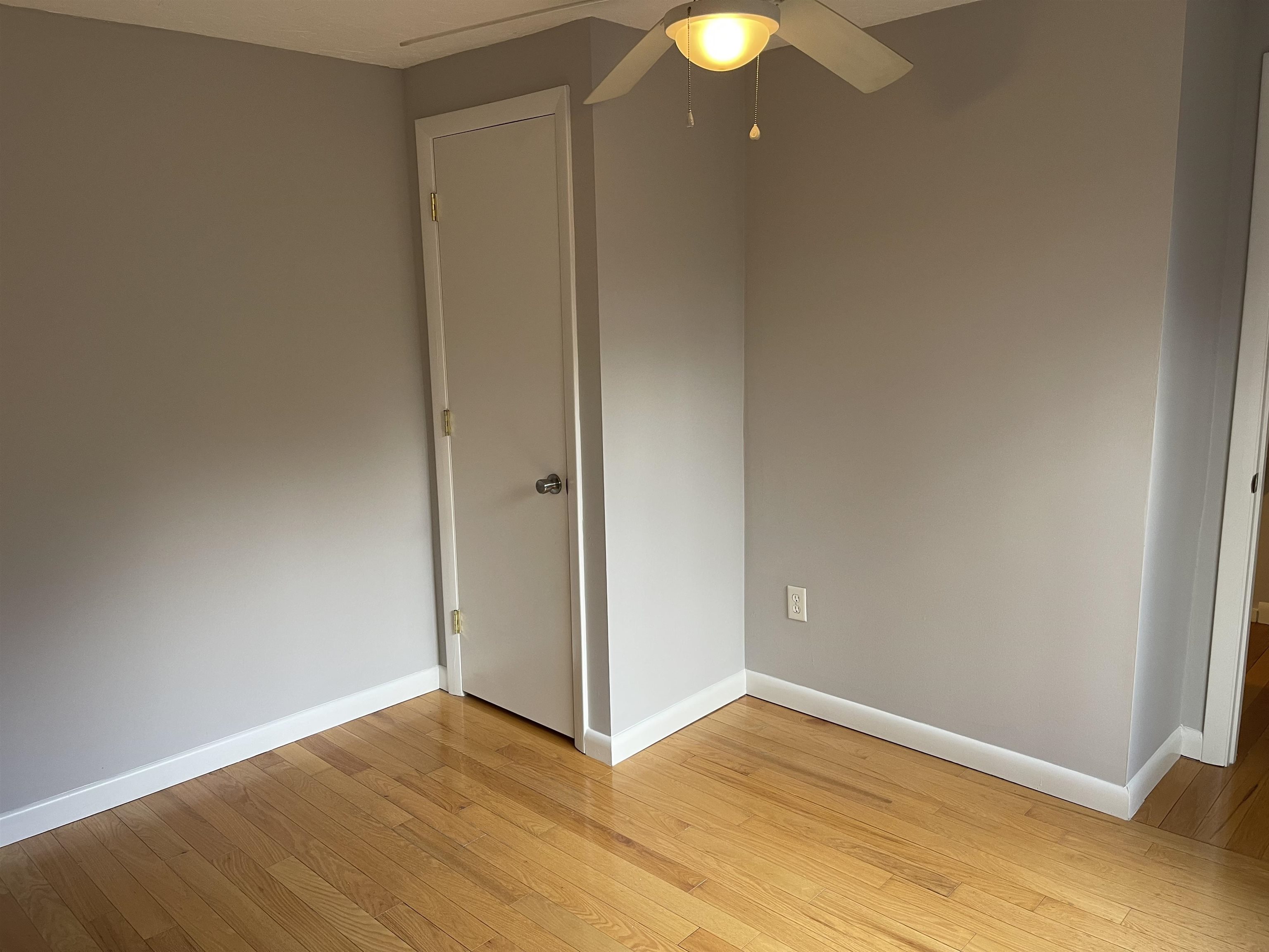 12 Victoria Drive Merrimack, NH 03054 - Photo 23 of 35